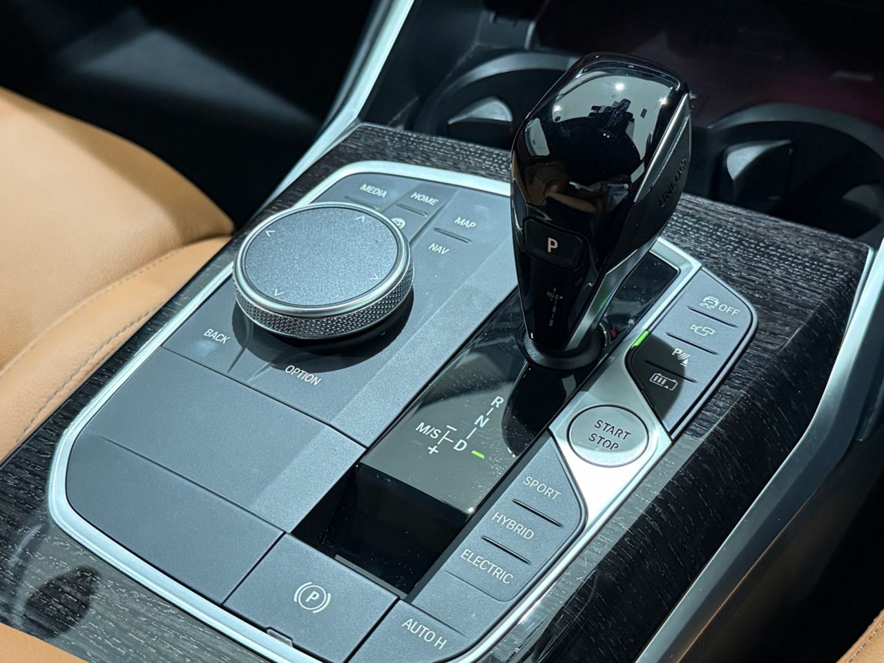 G20 330e Saloon RHD MX