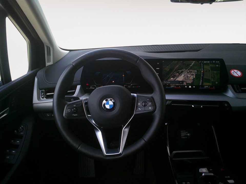 BMW 218