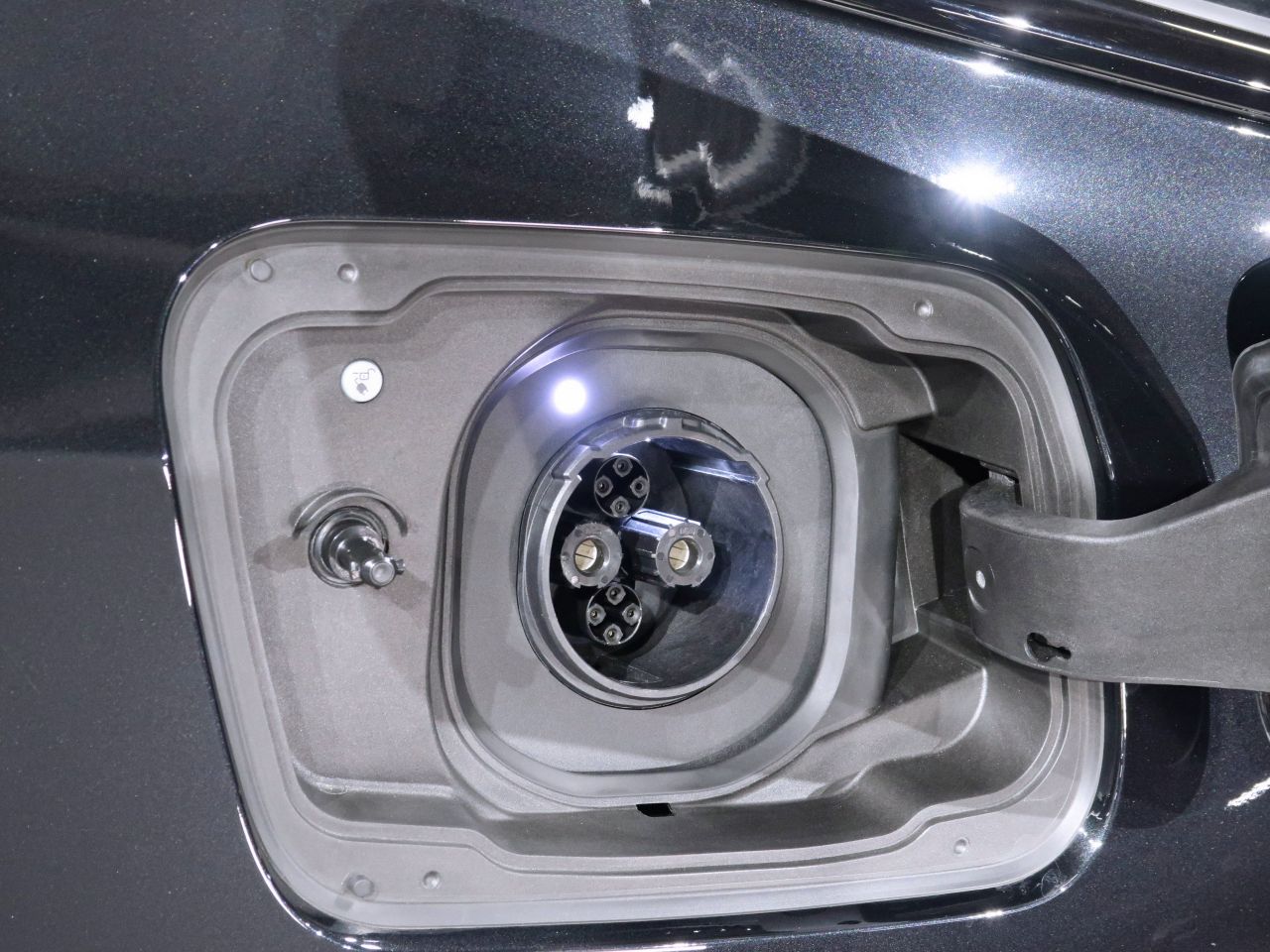 BMW i5 eDrive40 M Sport RHD