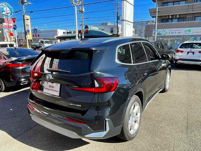 U11 iX1 xDrive30