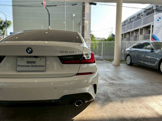 G20 320d xDrive RHD Saloon
