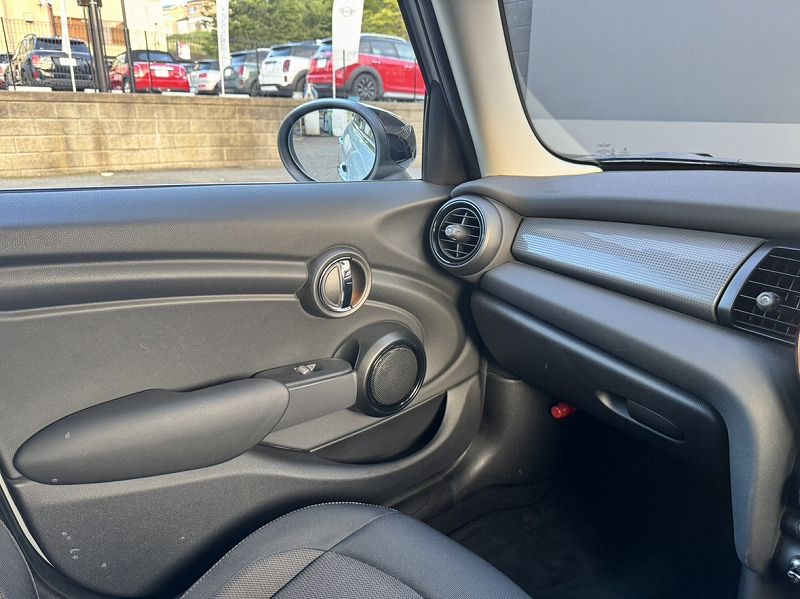 MINI F55 Cooper D 5dr Hatch LCI
