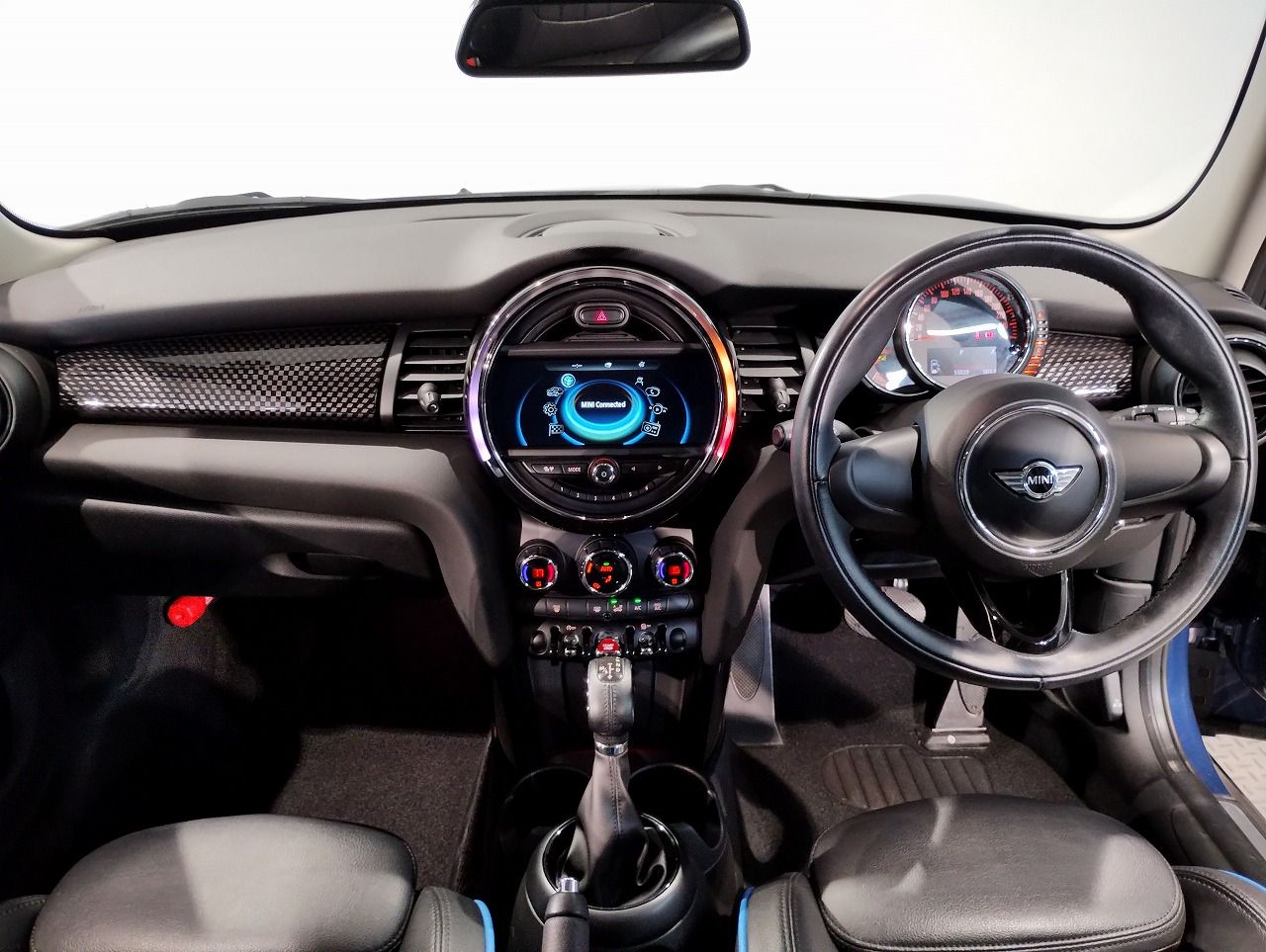F55 COOPER S D(AT)