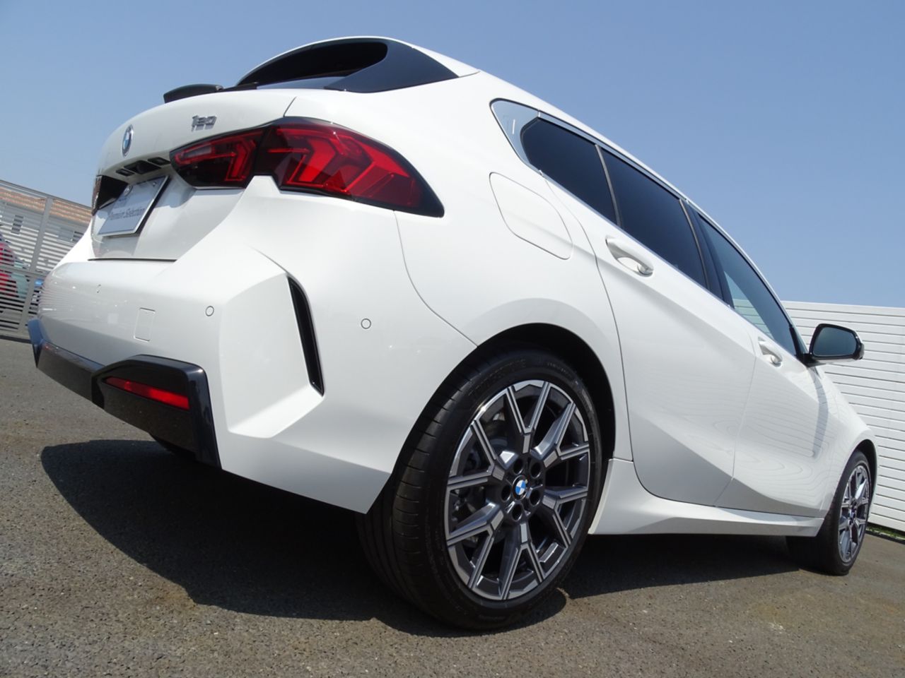 120 Sport Sports Hatch