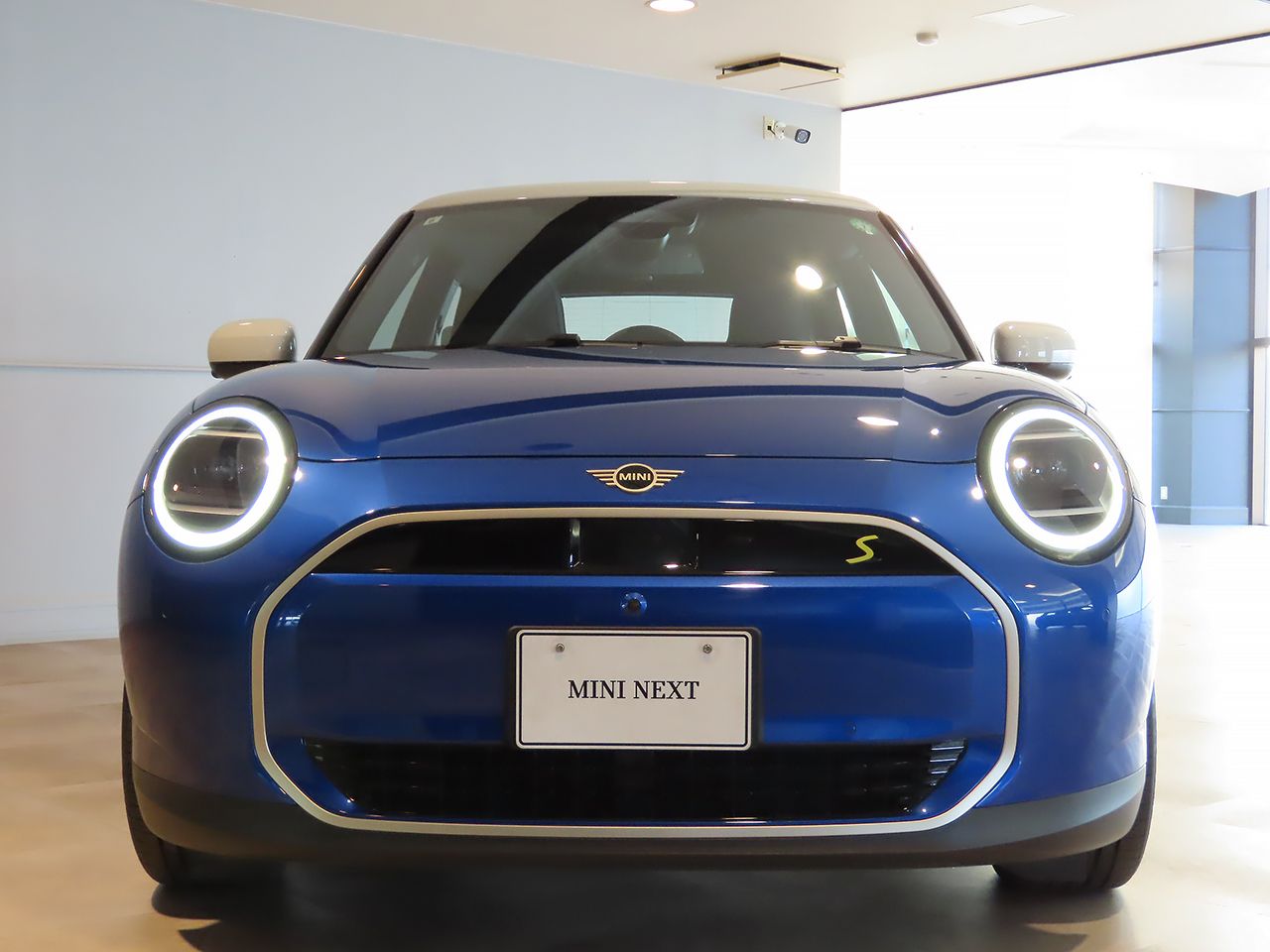 J01 MINI Cooper SE