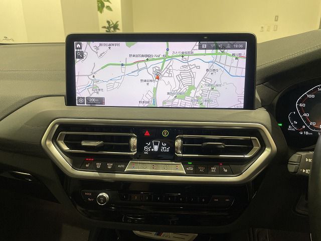 G01 X3 M40d RHD LCI