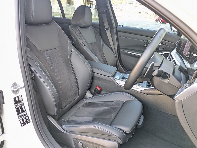320d xDrive Berline RHD