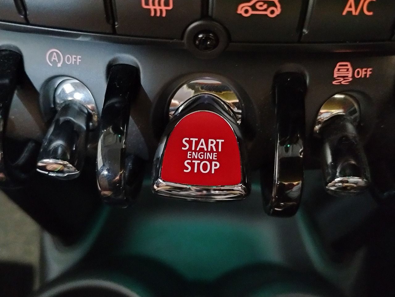 F55 COOPER S D(AT)