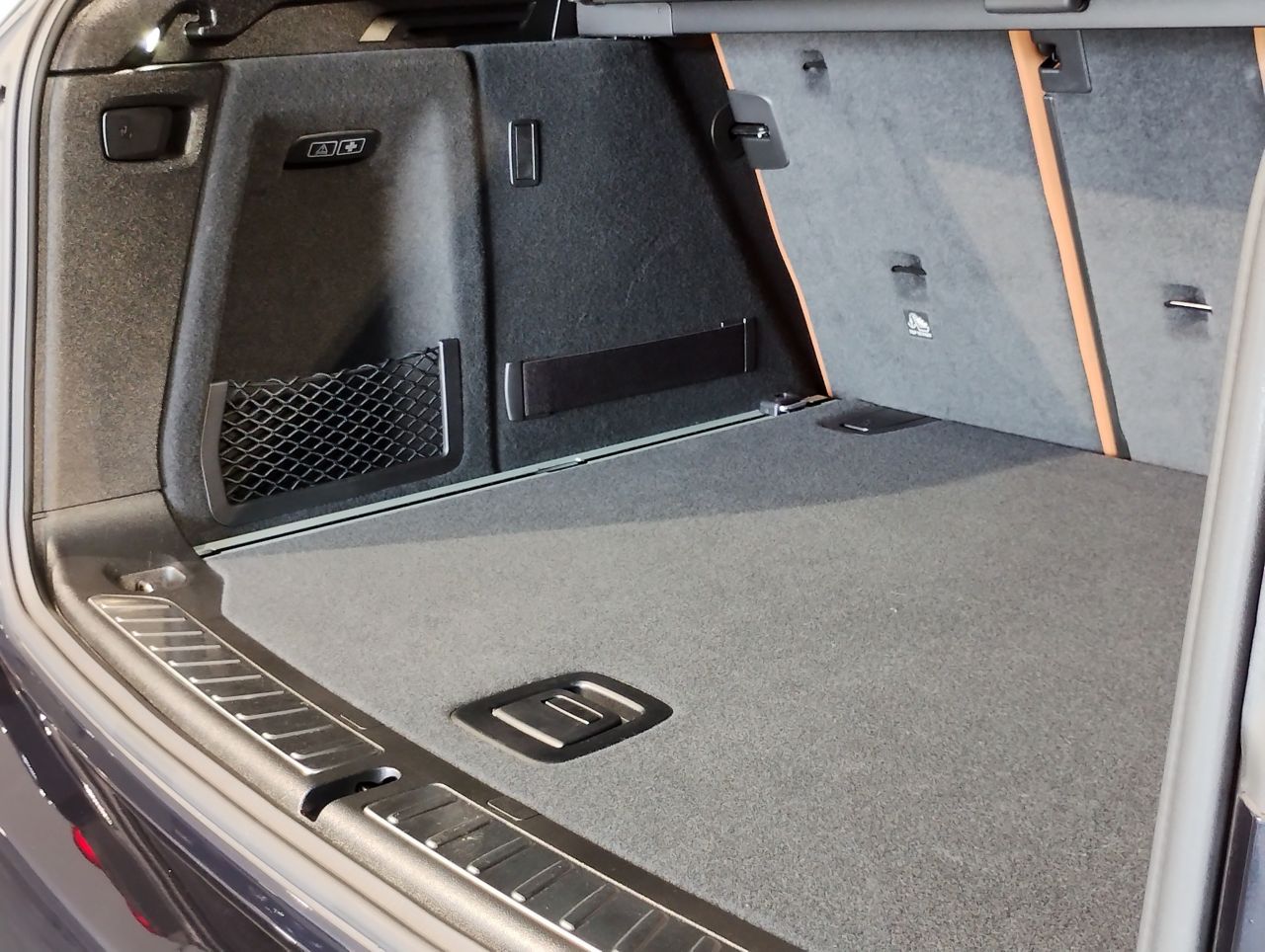 G01 X3 M40i RHD ZA