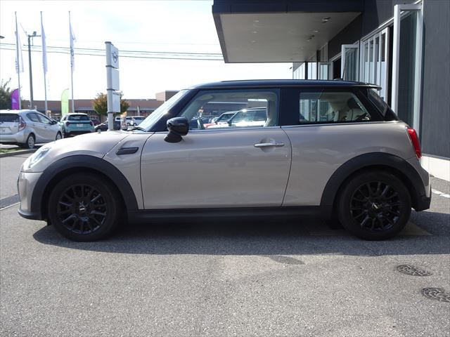 MINI Cooper F56 RHD