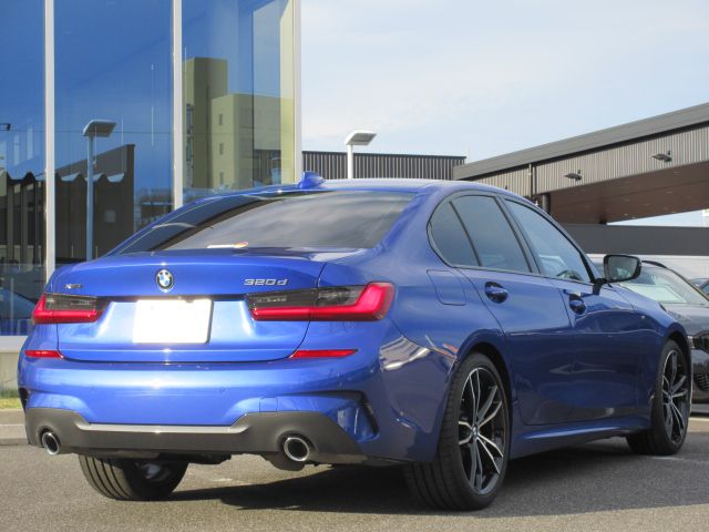 G20 320d xDrive RHD Saloon