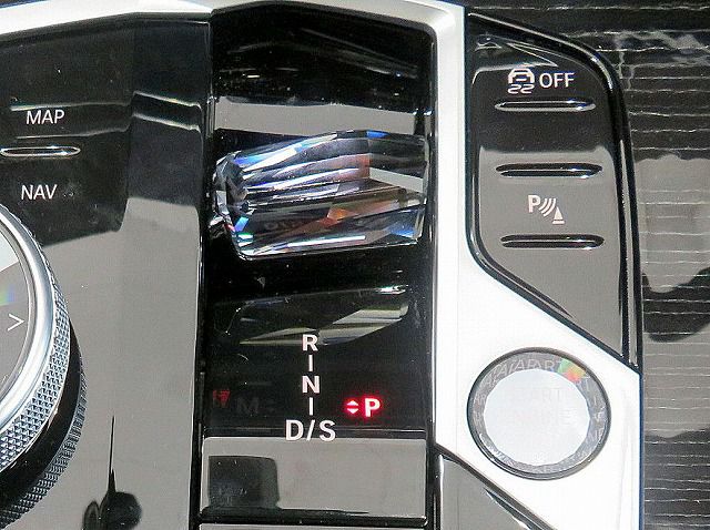 X7 xDrive40d RHD US