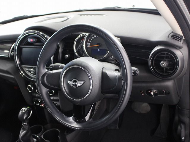 F55 COOPER D (AT)