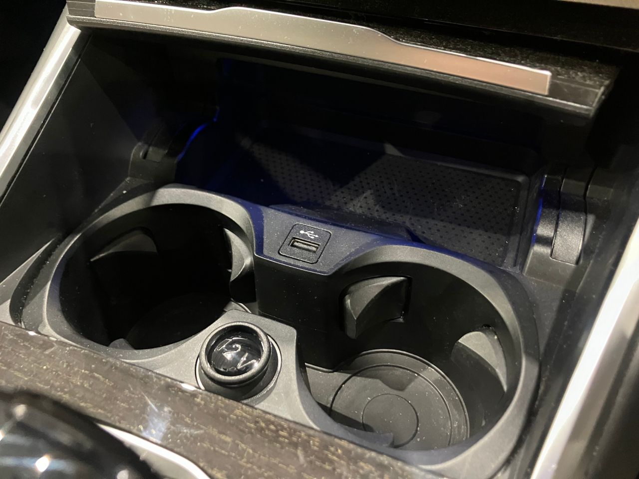 G20 320d xDrive RHD Saloon