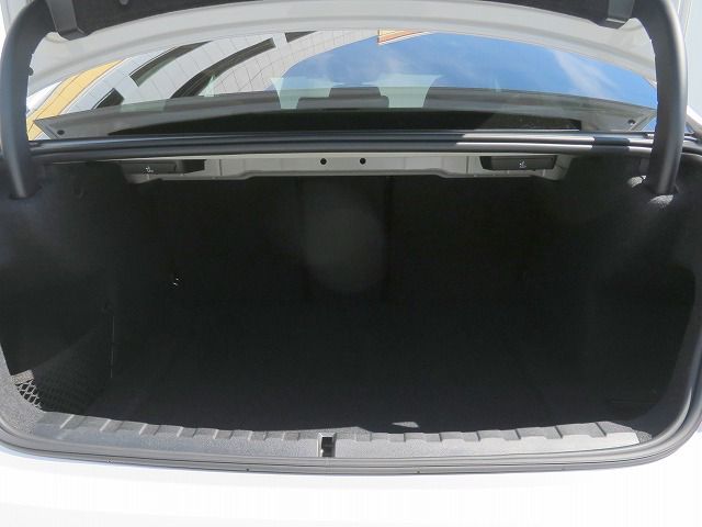 320d xDrive Berline RHD