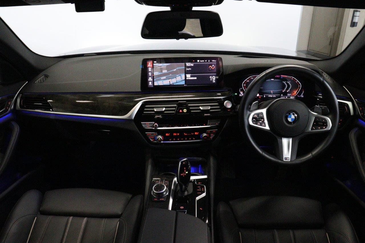 520d xDrive Sedan RHD