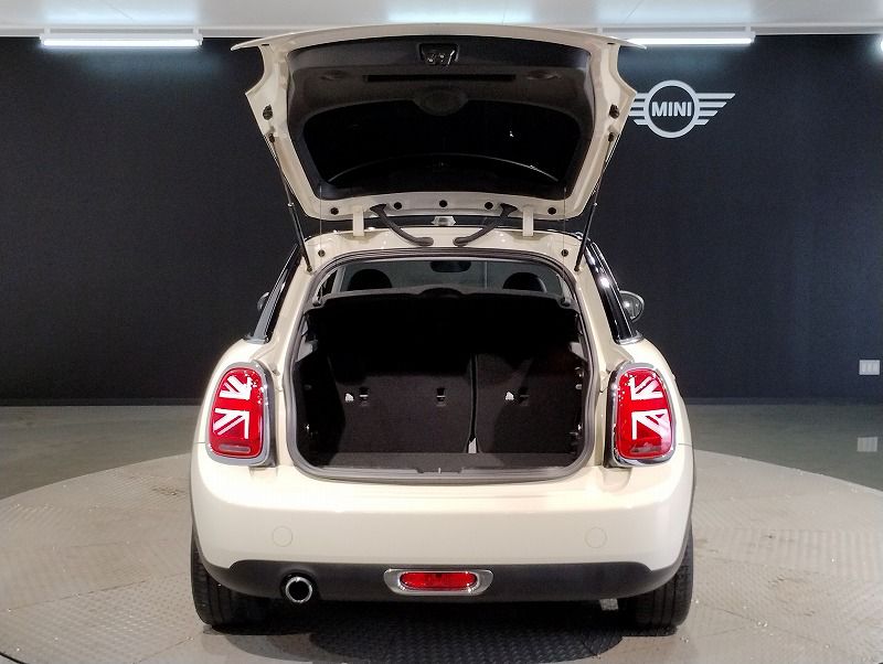 F55 COOPER D (AT)