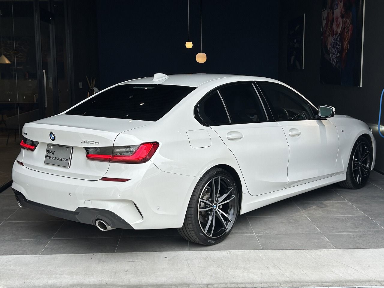 G20 320d xDrive RHD Saloon