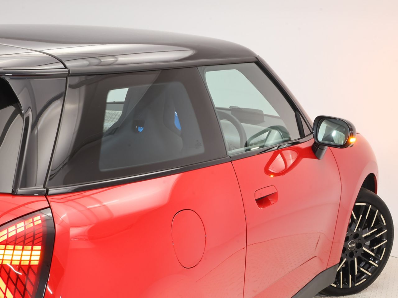 J01 MINI Cooper SE