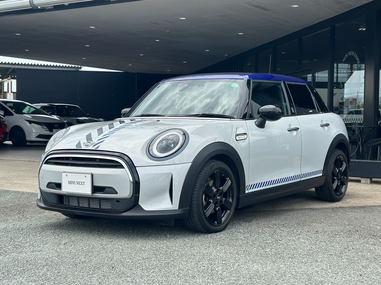 THE NEW MINI COOPER D 5 DOOR BRICK LANE EDITION.