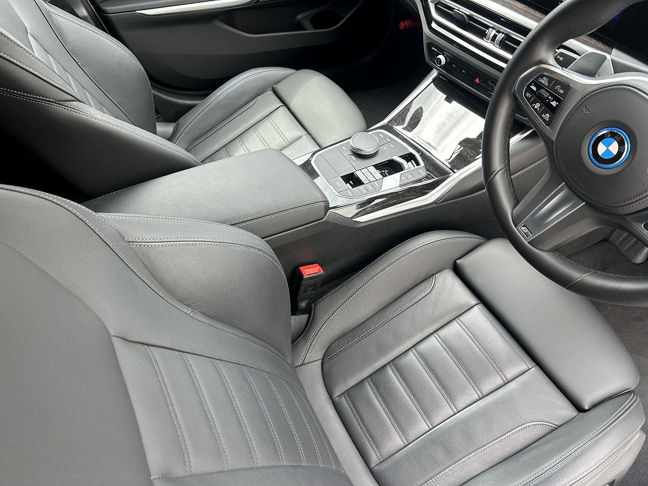 G20 330e Saloon LCI RHD MX