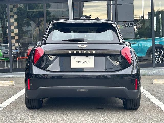 J01 MINI Cooper E