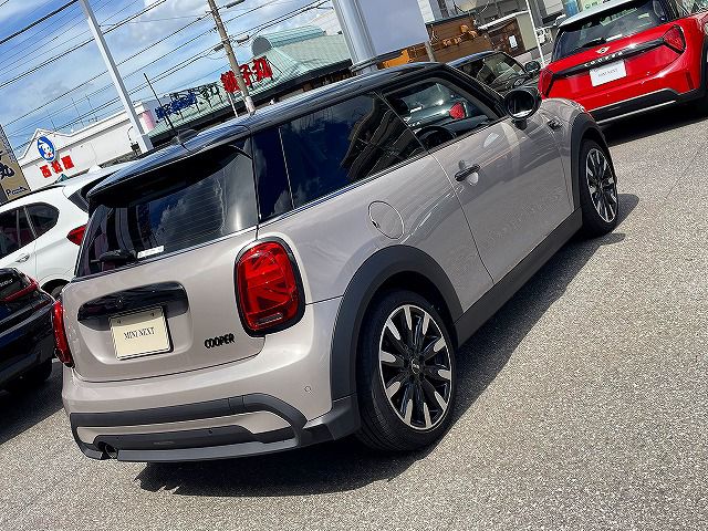 MINI Cooper F56 RHD