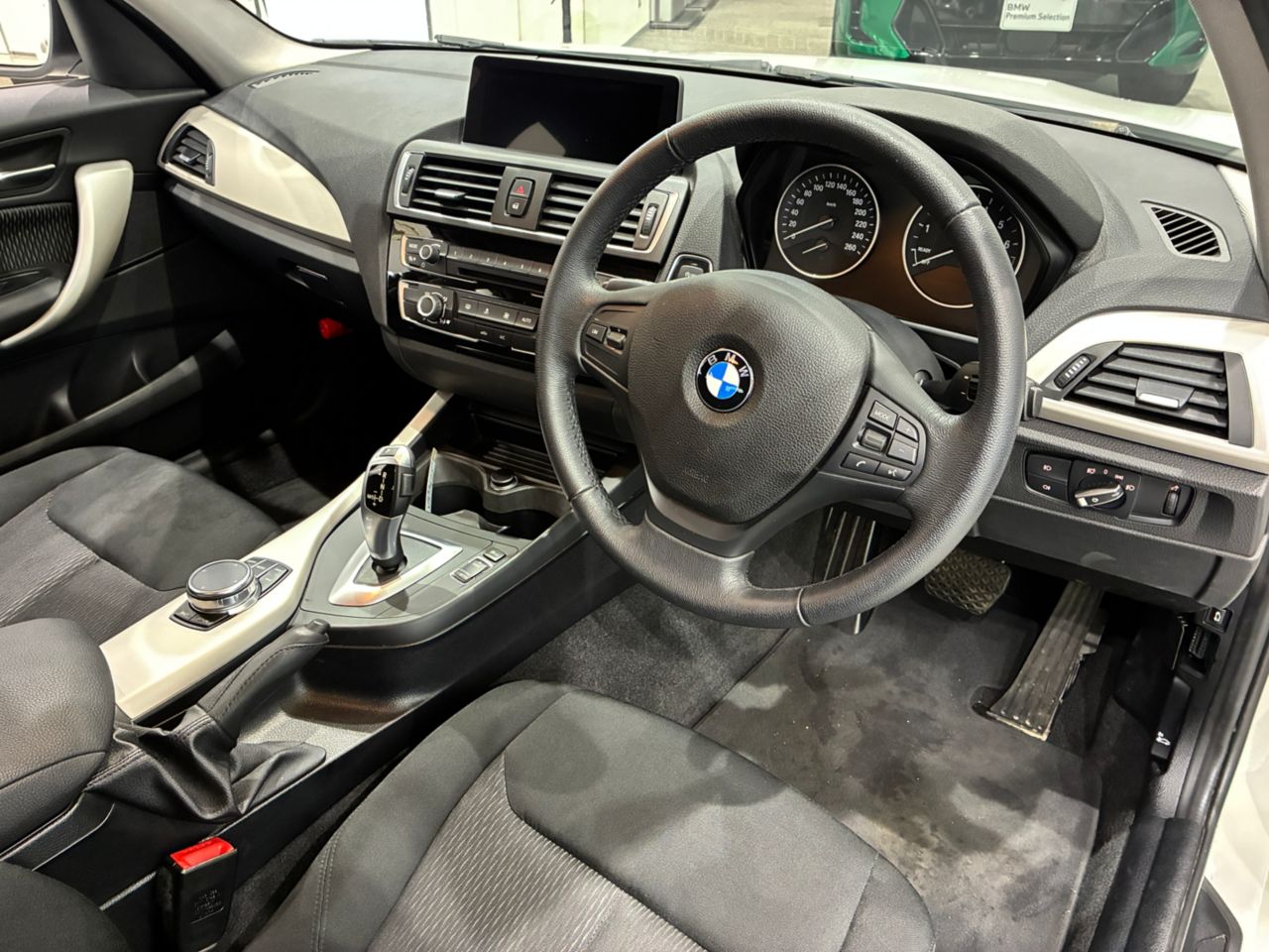 118 5DOOR RHD