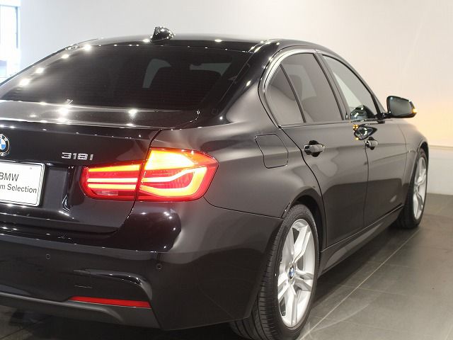 318I SEDAN RHD