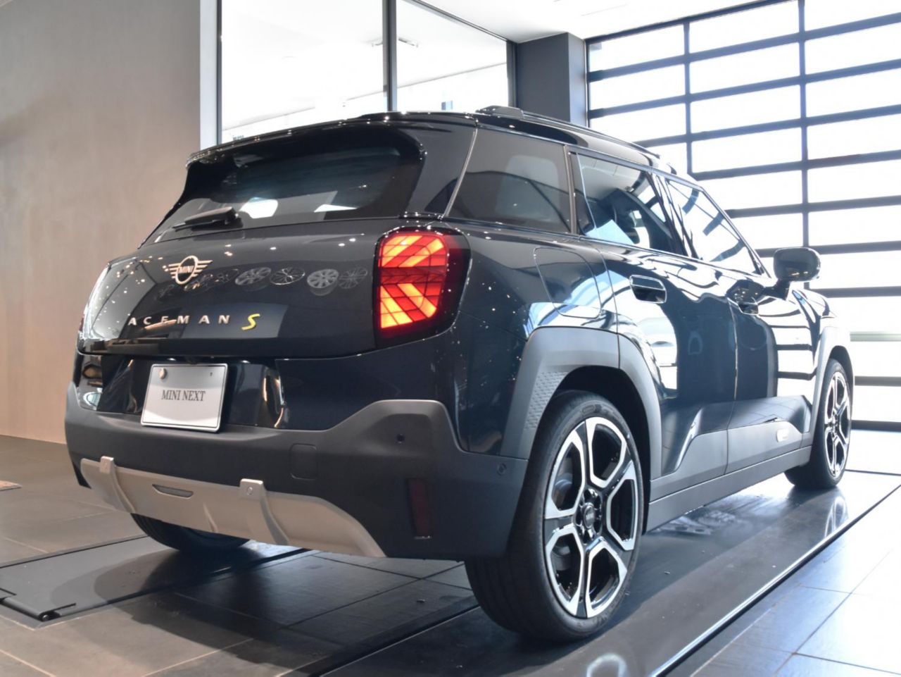 J05 MINI Aceman SE