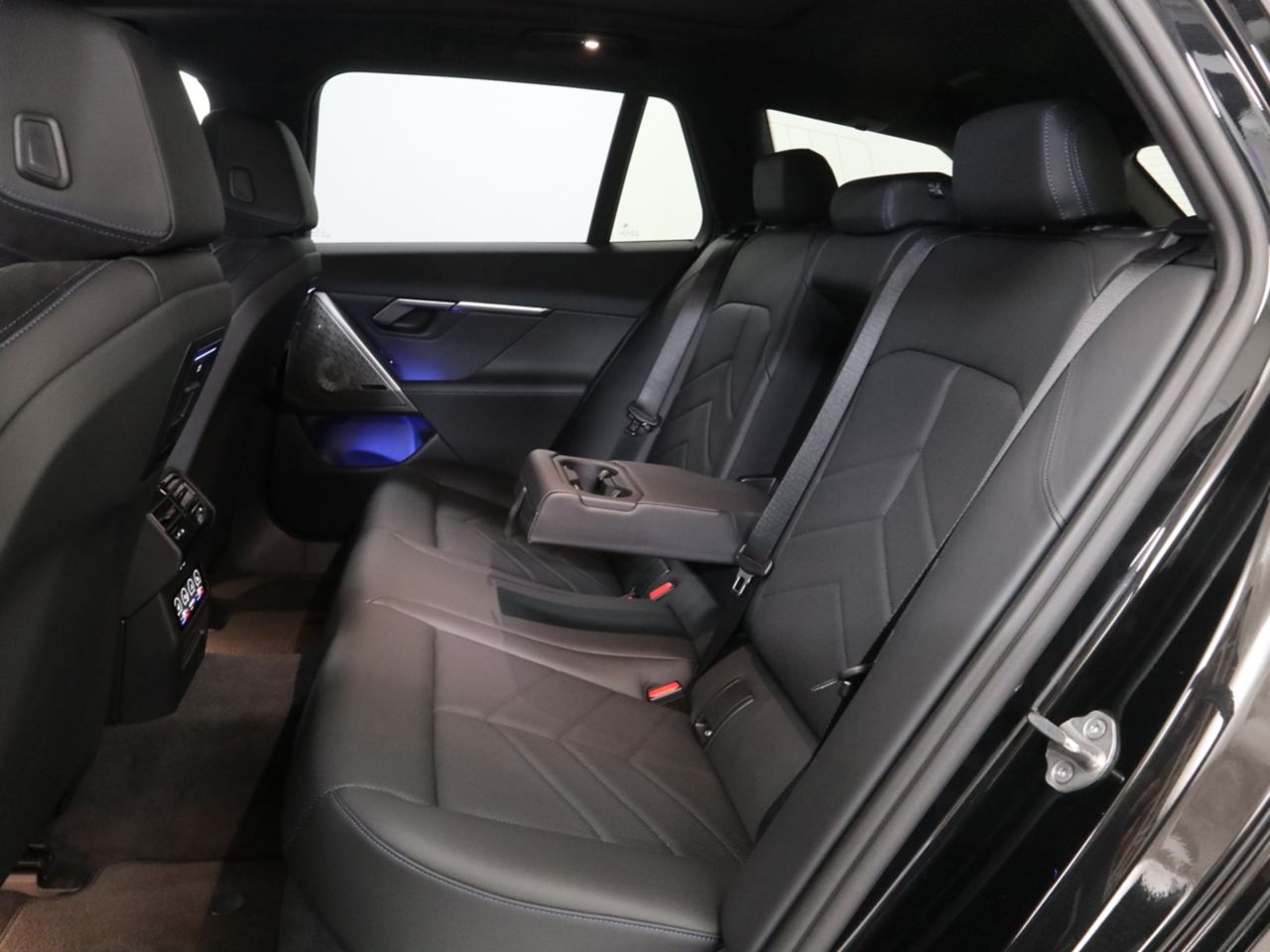 BMW i5 eDrive40 M Sport RHD