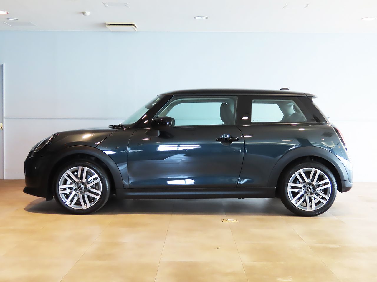 F66 MINI Cooper C 3Dr