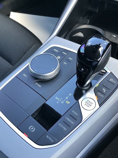 G20 320d xDrive RHD Saloon