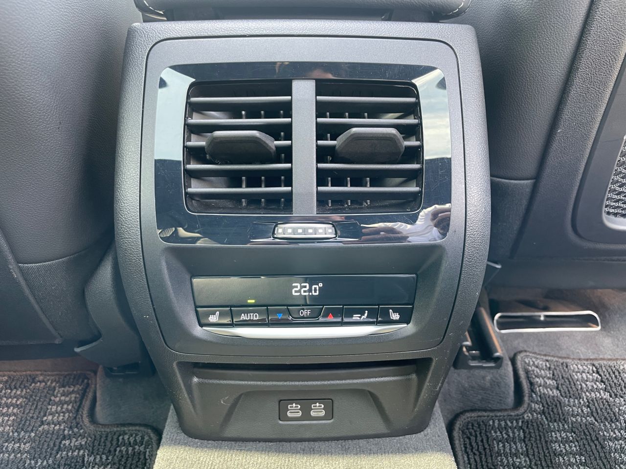 G01 X3 M40d RHD LCI ZA