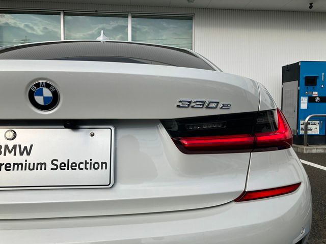 G20 330e Saloon RHD