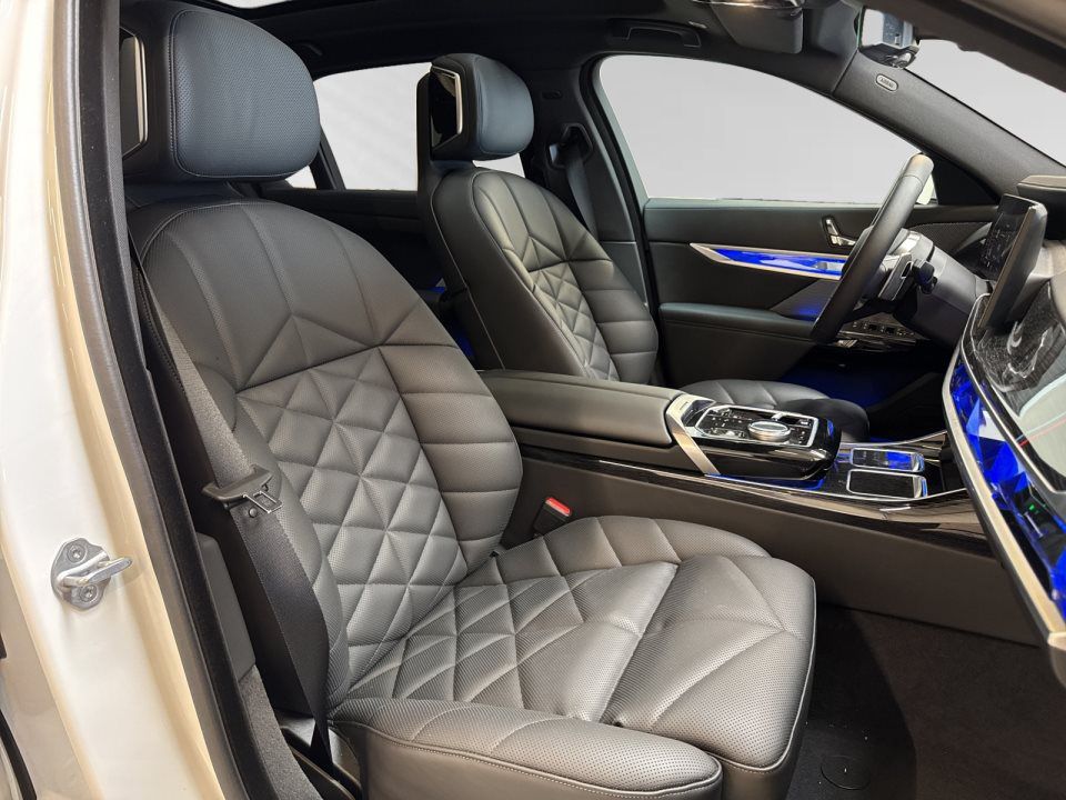 BMW 740