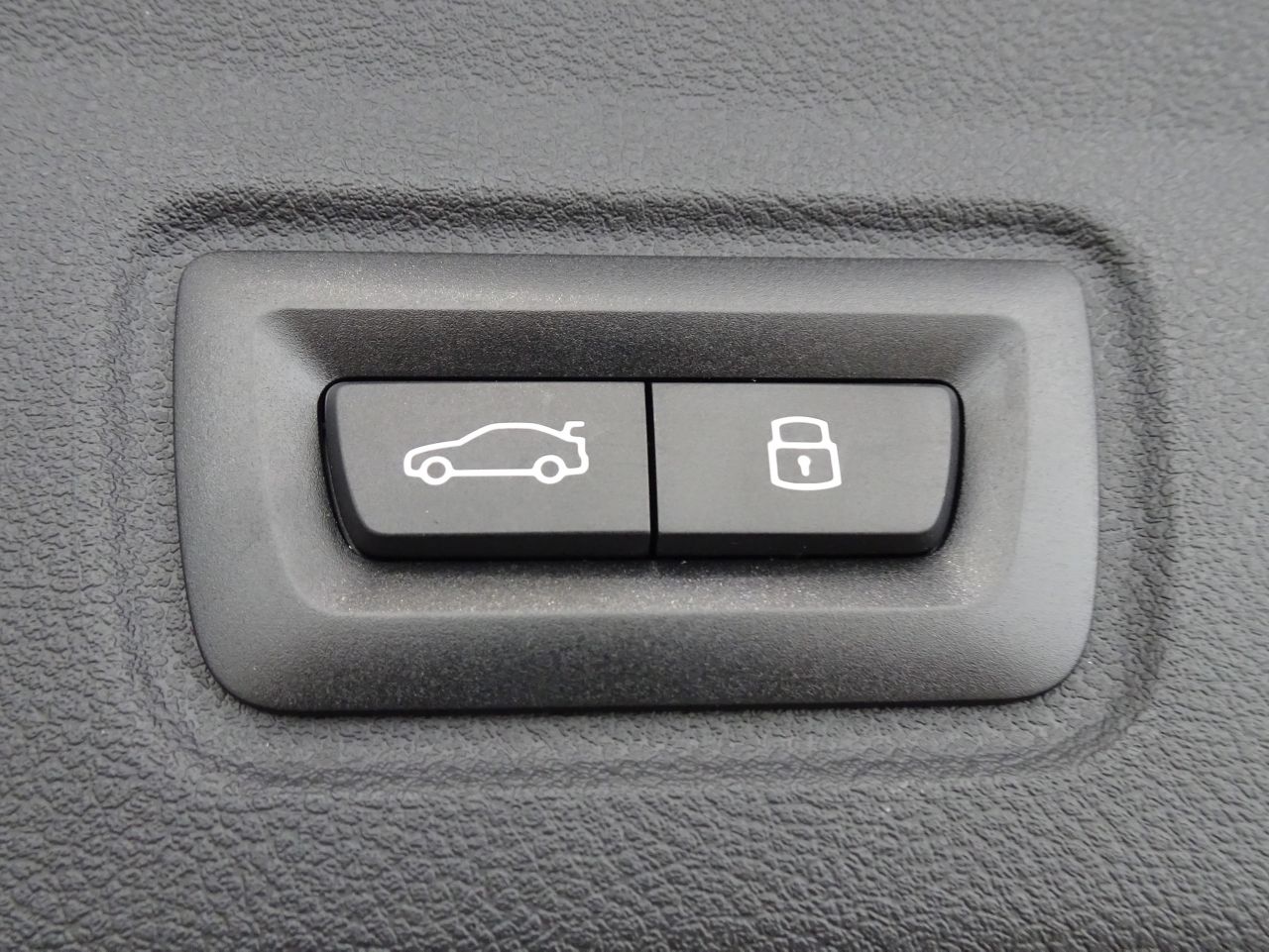 G26 i4 eDrive40 RHD