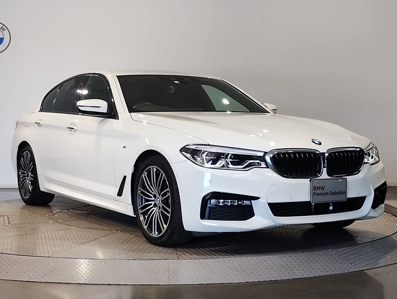 523I