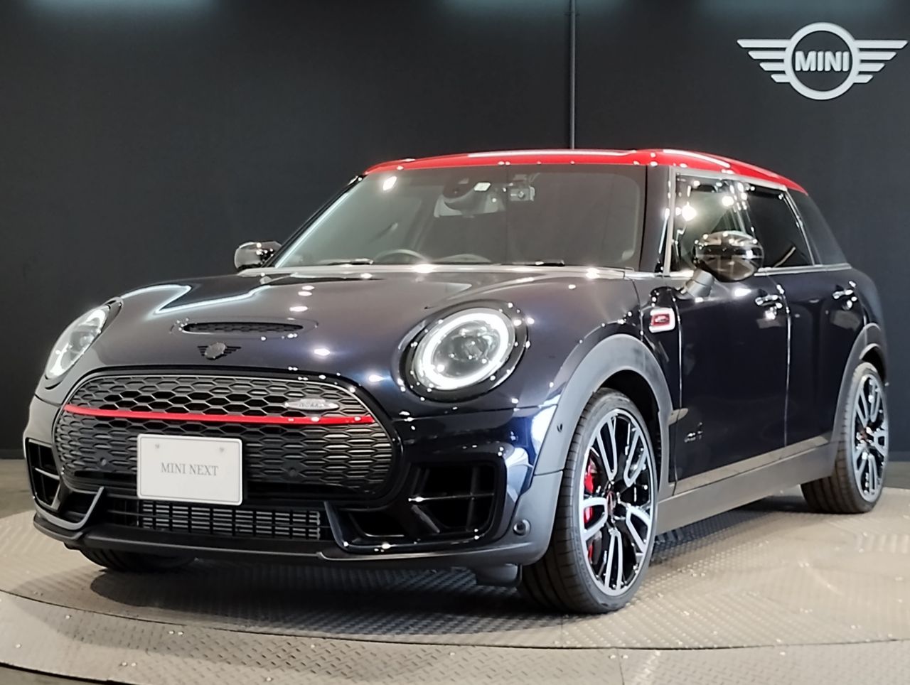 THE MINI JOHN COOPER WORKS CLUBMAN.