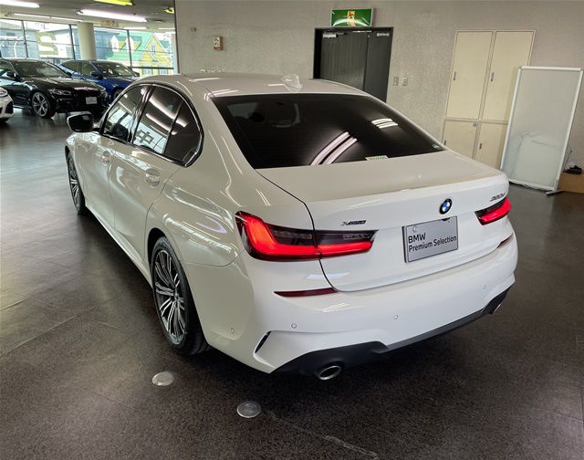 G20 320d xDrive RHD Saloon