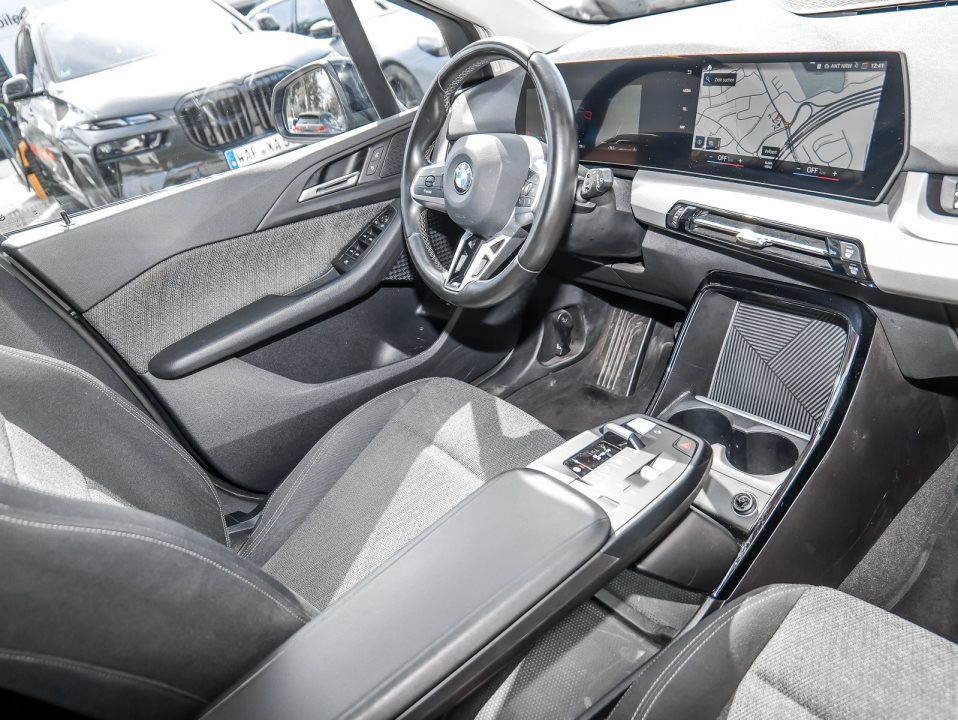 BMW 218