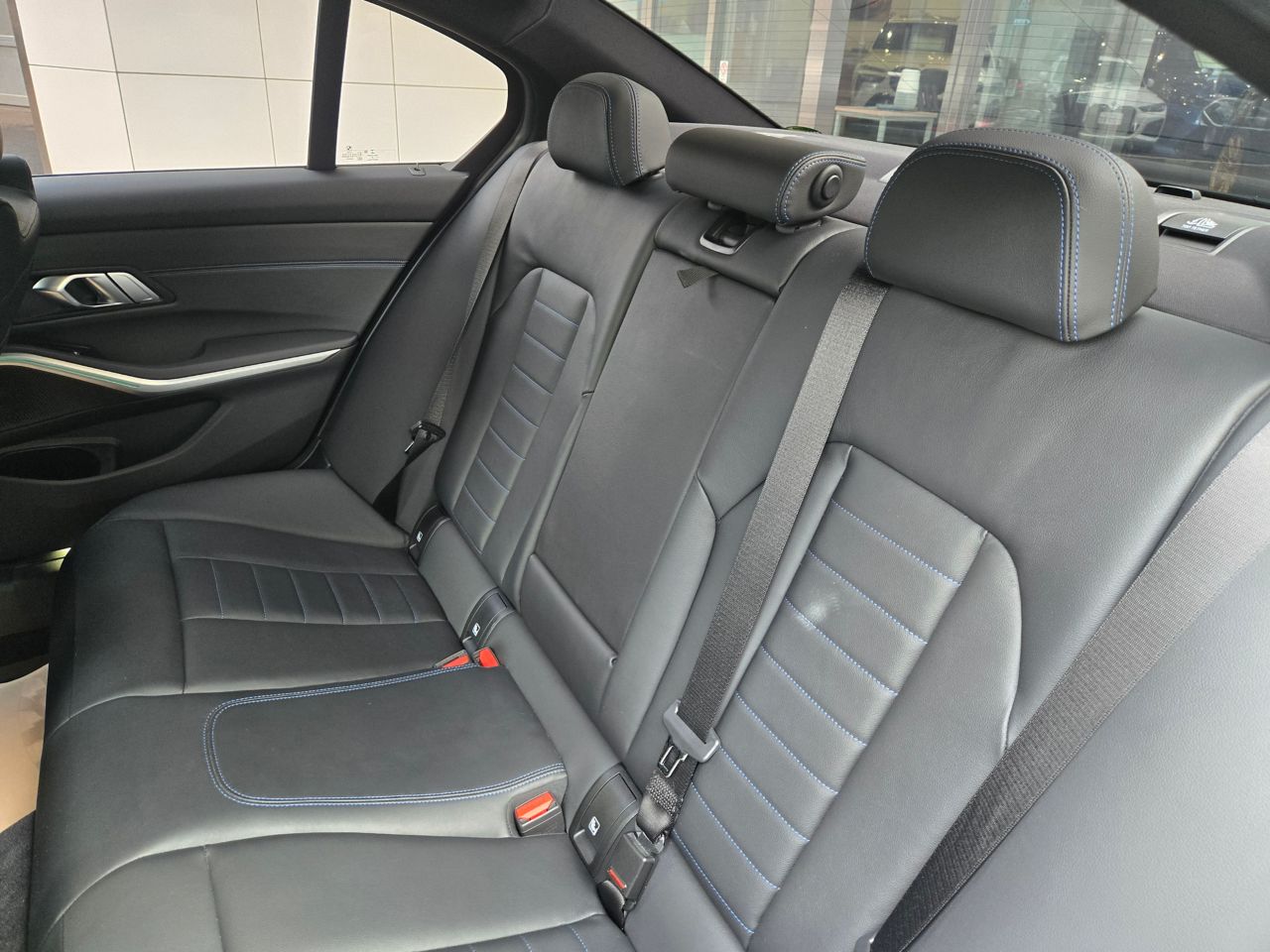 G20 320d xDrive RHD Saloon