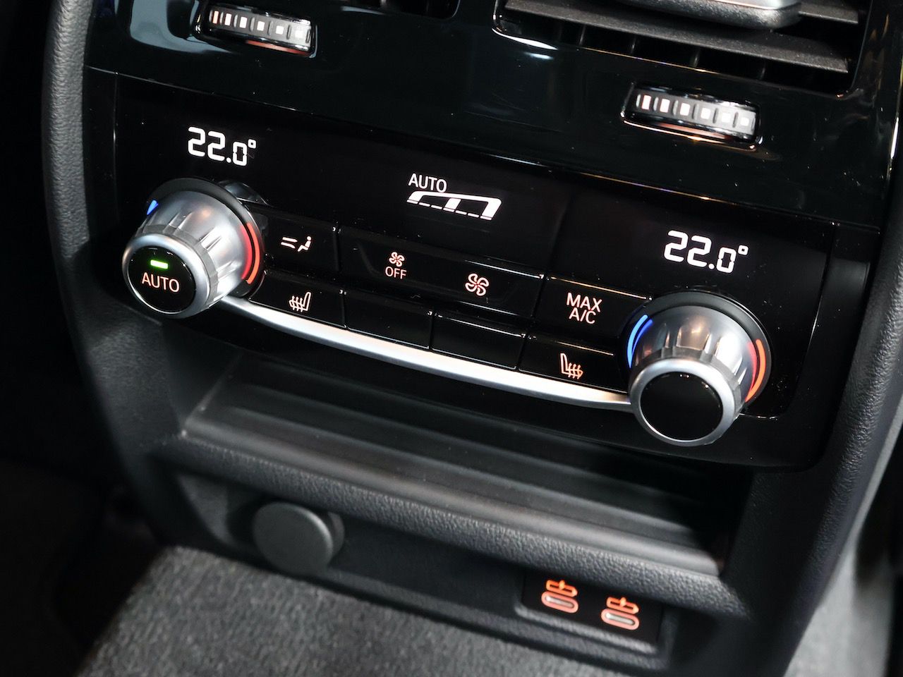 520d xDrive Sedan RHD