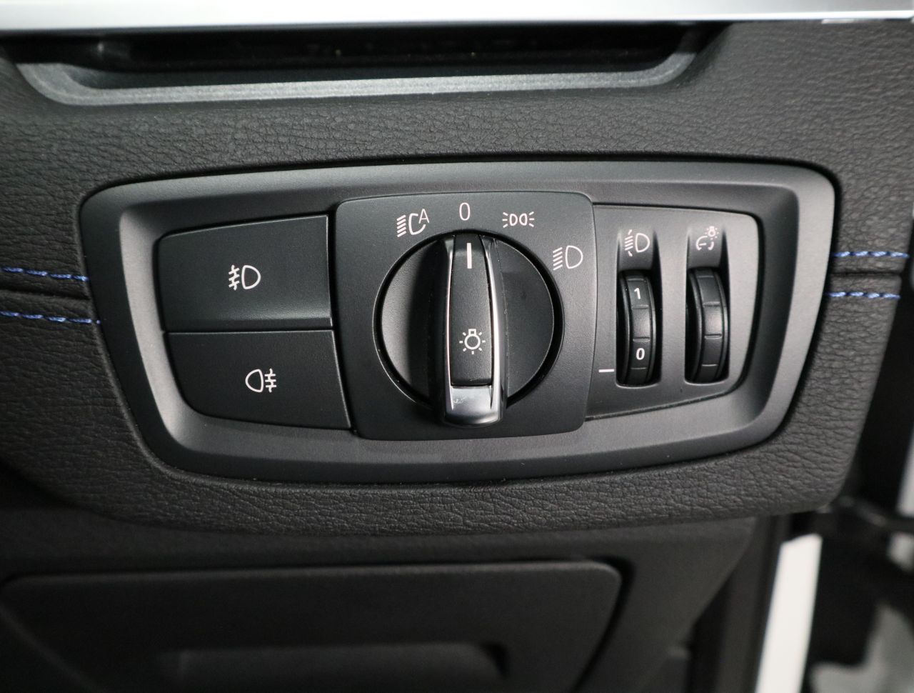X1 sDrive18i RHD