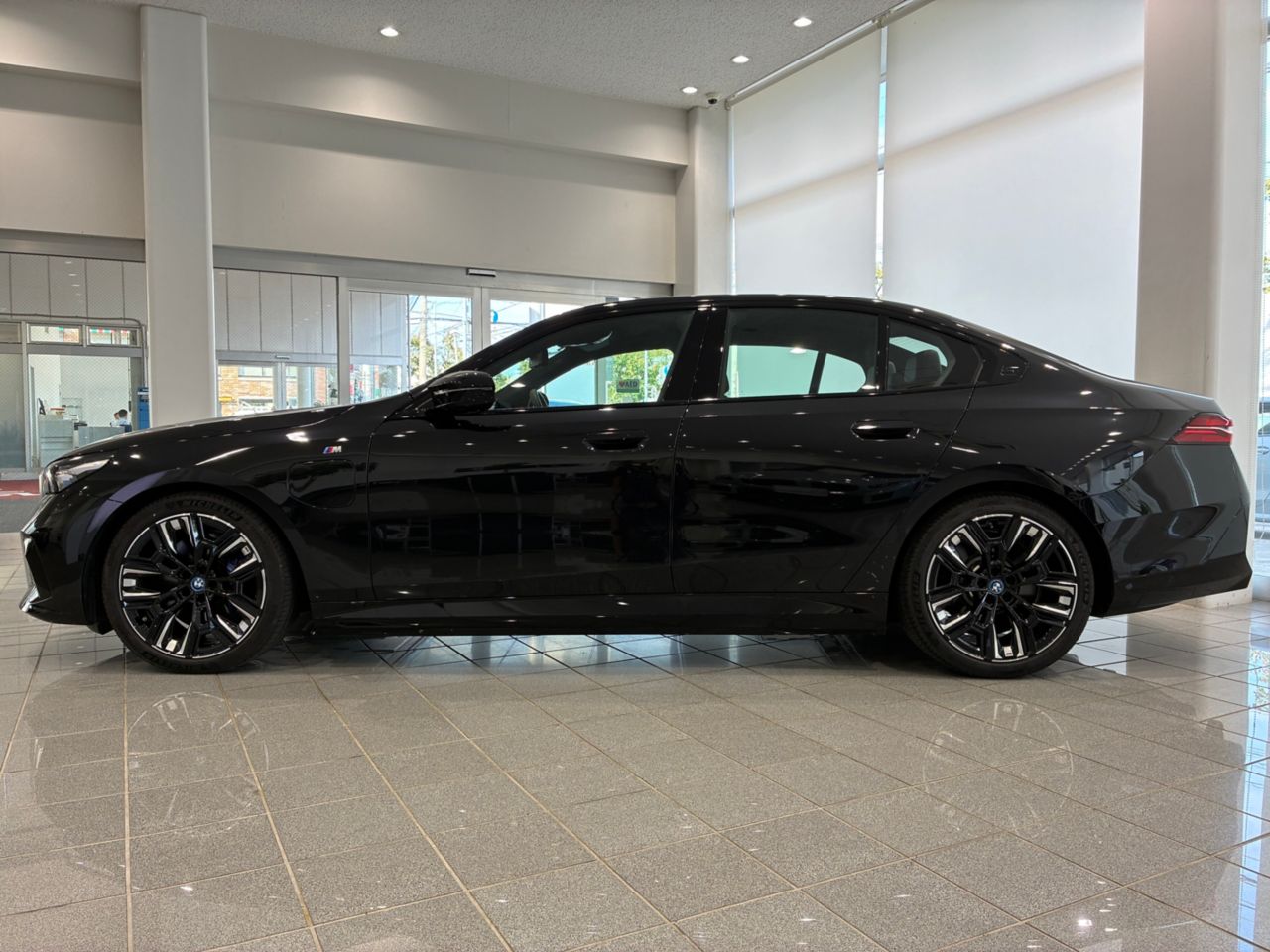 BMW i5 M60 xDrive Sedan RHD