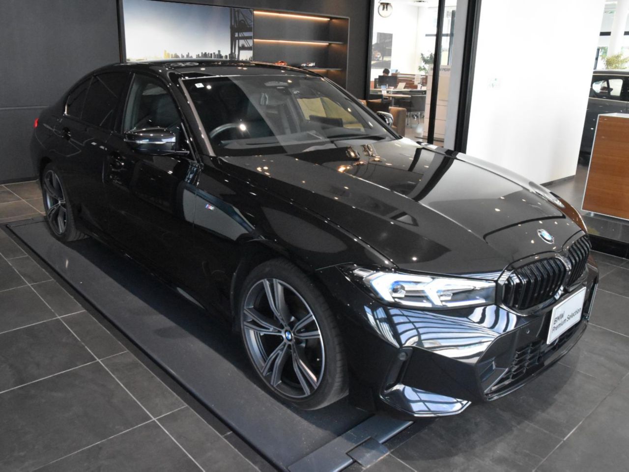 320d xDrive Berline RHD