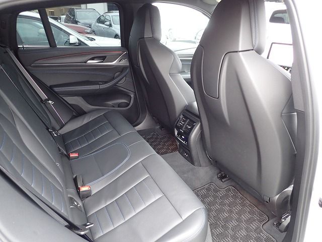 G02 X4 M40i RHD LCI