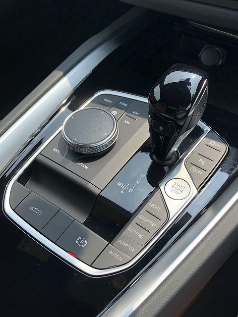 G29 z4 sDrive20i RHD