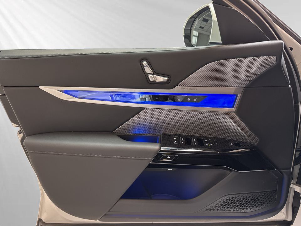 BMW 740