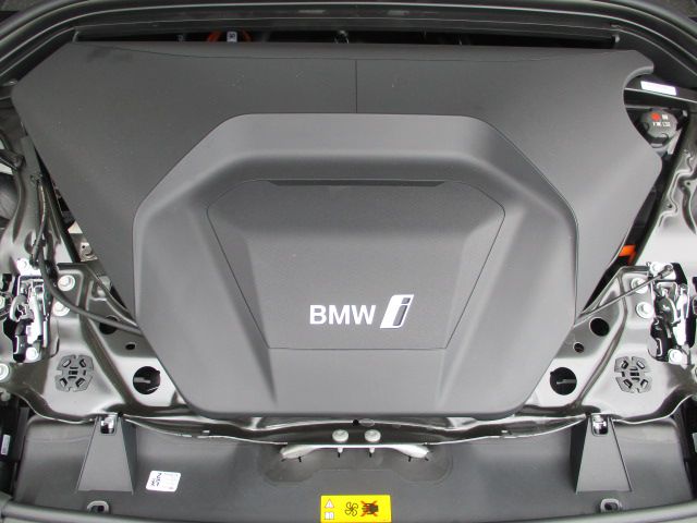 U11 iX1 xDrive30